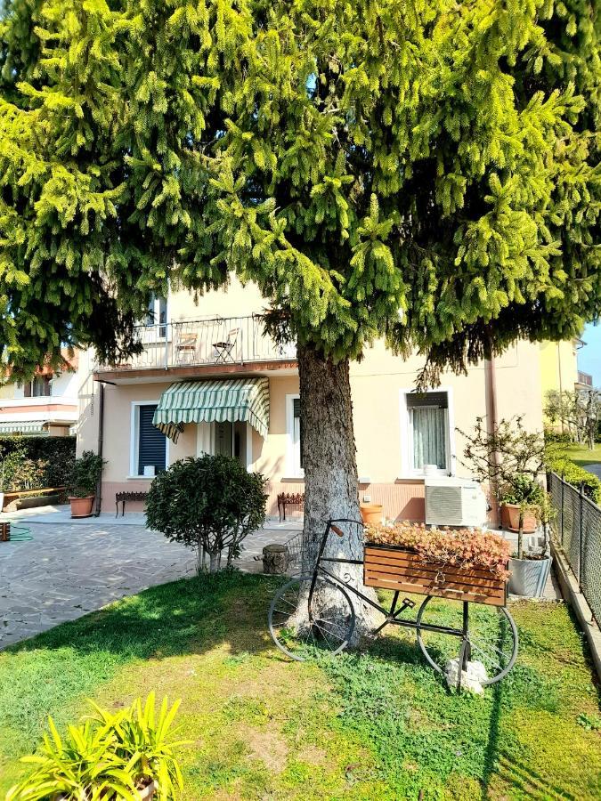 Les Amis Apartment Peschiera del Garda Exterior photo